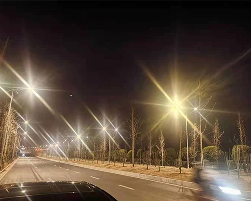 照亮回家路，平安過大年