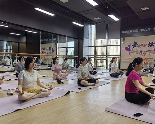 城發(fā)“ 舞之靈 ”舞動健康、舞出精彩